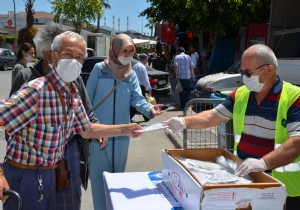 Alanya da Vatandaş a Ücretsiz 2 Bin Maske Dağıtıldı